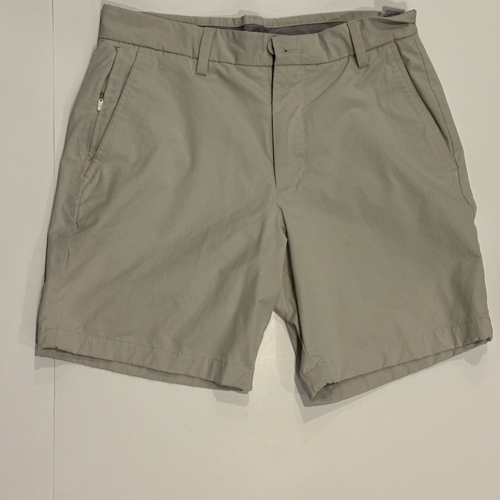 Vineyard vines golf shorts